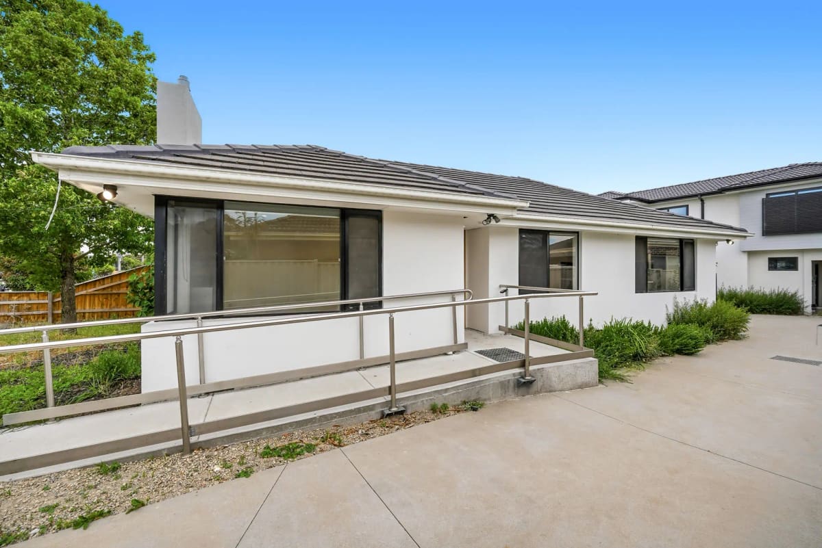 Front of Bruce Street, Cranbourne