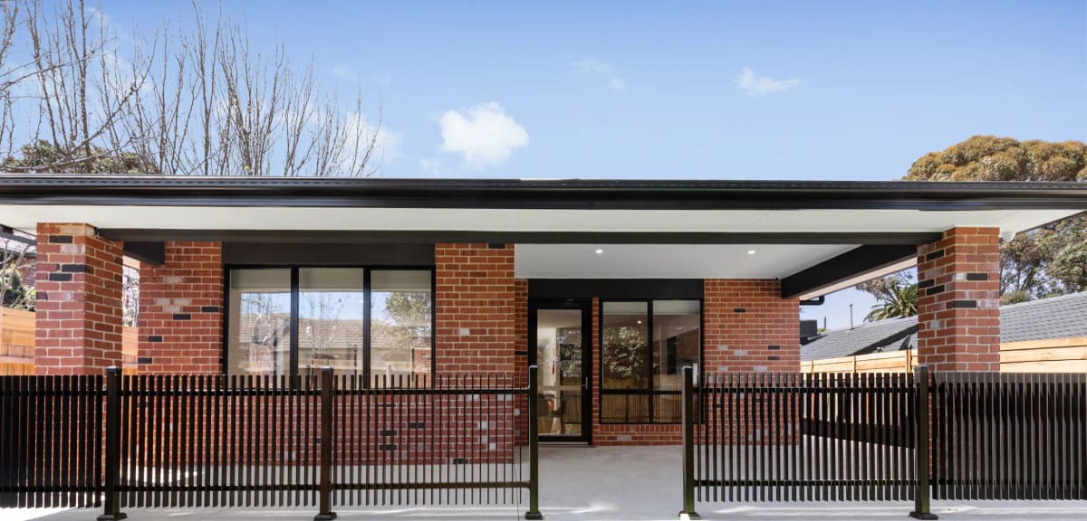 Front of Royal Ave, Essendon North